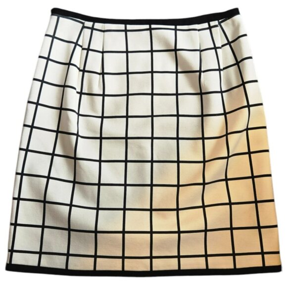White House Black Market Size 4 A Line Skirt Mini Large Plaid Print Ivory Black - Picture 2 of 4